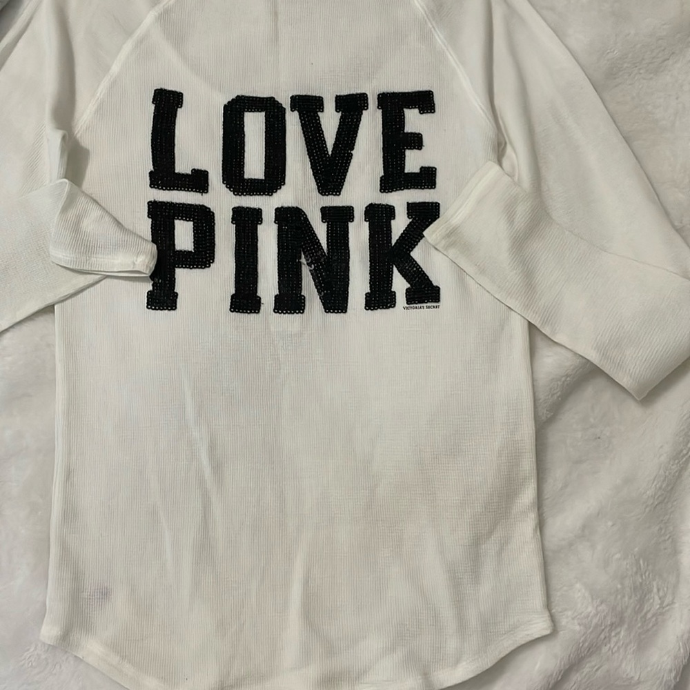 VS PINK THERMAL NEW WITHOUT TAGS